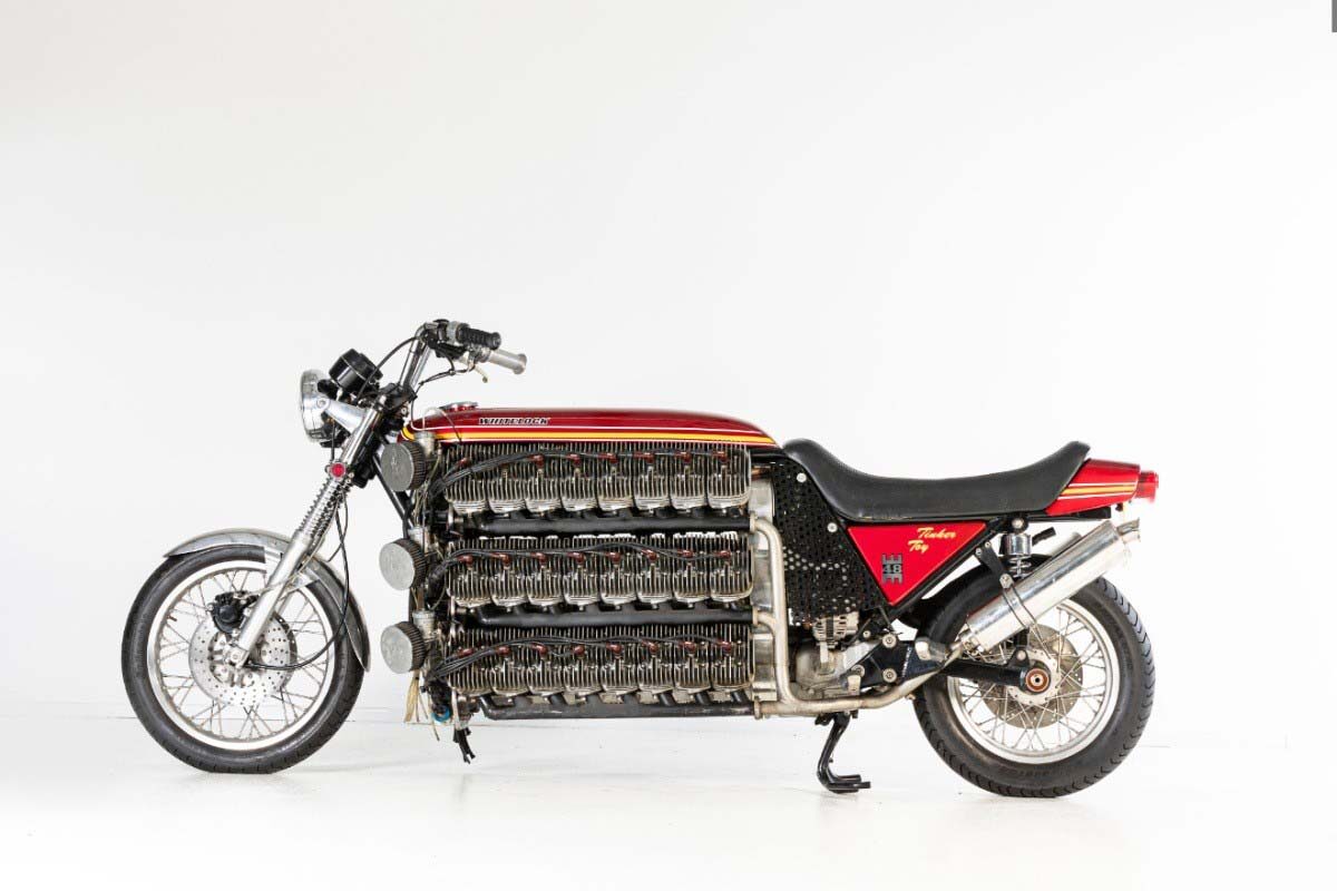 La creó un jubilado, tiene 48 cilindros y, ahora, esta moto custom Kawasaki se ha vendido por un dineral