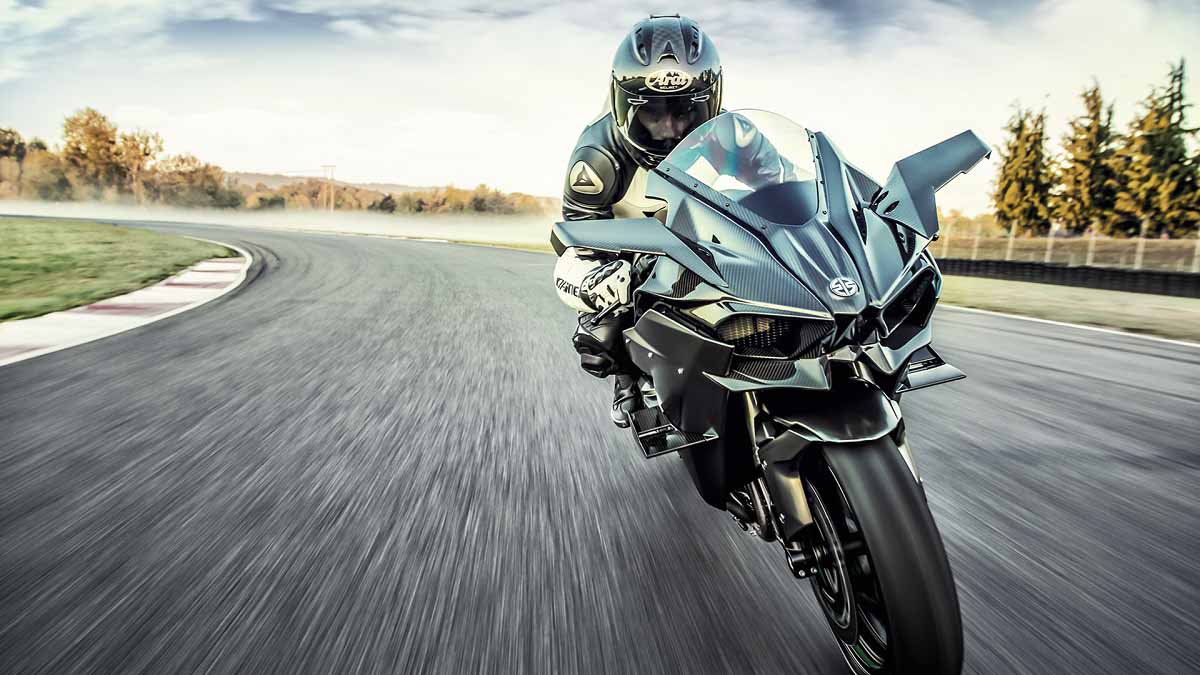 La DGT quiere las motos de 200 CV en circuito… ¿dirán adiós los modelos de esta lista?