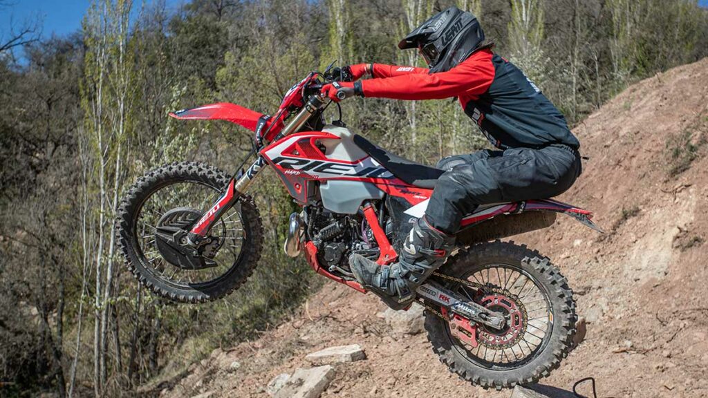 Llega una nueva edición especial de la Rieju MR Hard Enduro y es un dardo al corazón de los españoles 8 Rieju MR Hard Enduro Replica Alfredo Gómez