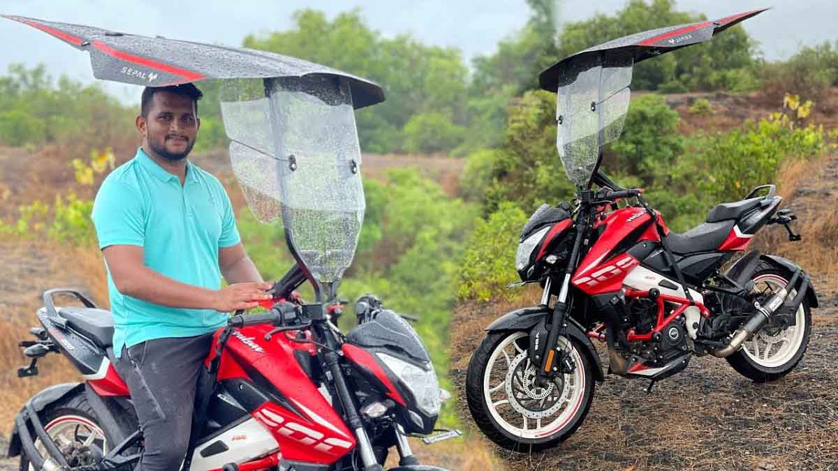 El extraño techo para proteger de la lluvia en moto que se ha hecho viral