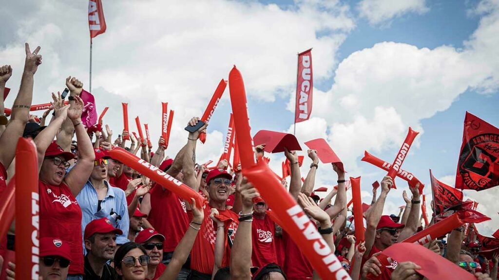 Ducati prepara su tribuna más especial para el GP de Italia de MotoGP 9 Tribuna Ducati Mugello 2024