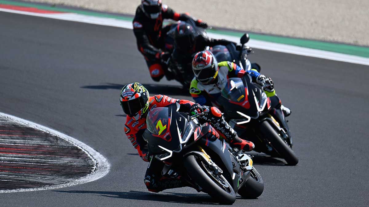 Aprilia Pro Experience 2024: su evento más exclusivo, en Misano, y con pilotos mundialistas