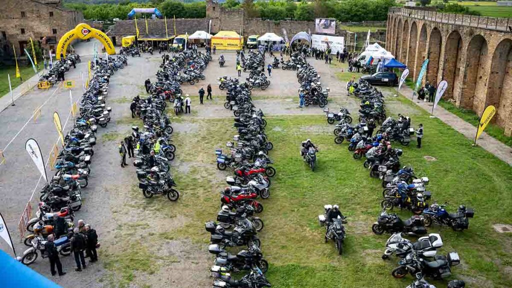 BMW le saca los colores a la DGT con sus lecciones de vida en moto 11 BMW PUNTAPUNTA 2024 8