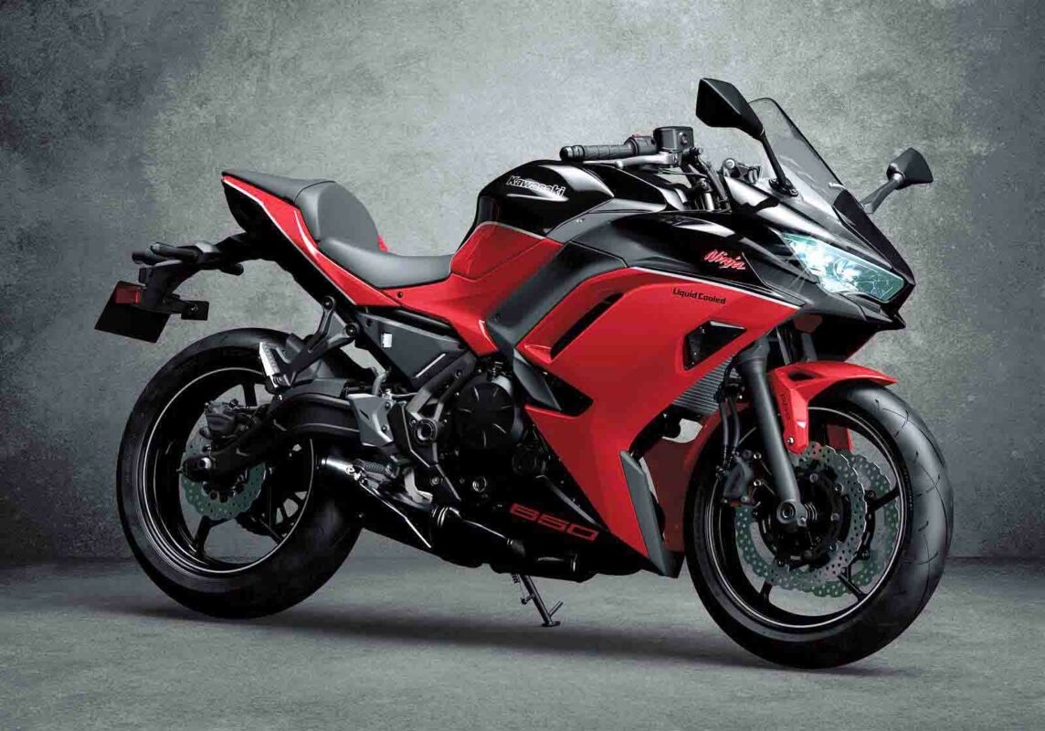 Fotos de la Kawasaki Ninja 650 en oferta 1 Ahorrar con la compra de tu Kawasaki Ninja 40 Aniversario para el carnet A2 es posible