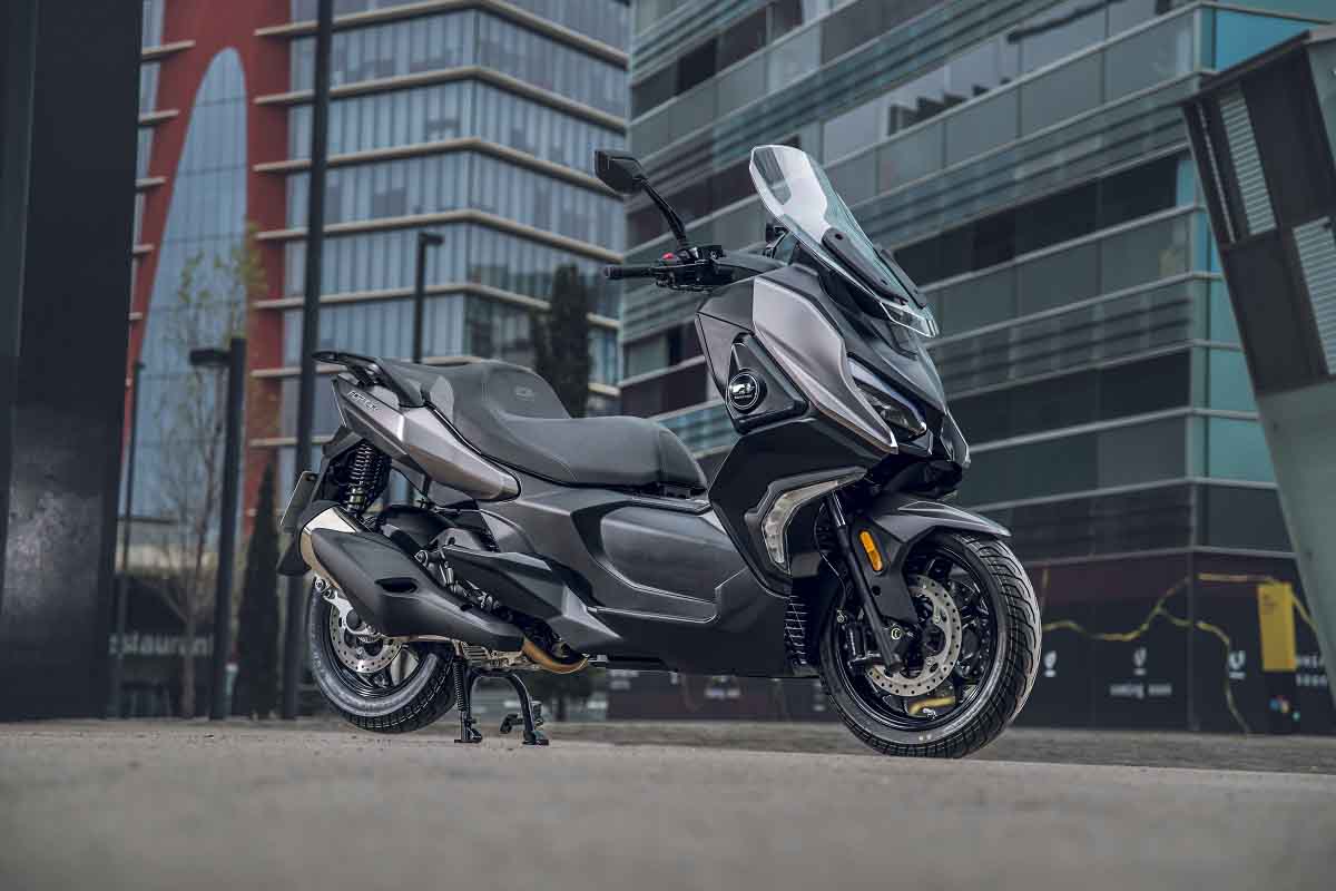 ¿Buscas scooters para todo? Estas seis opciones para el A2 son prácticas, polivalentes y tienen promoción