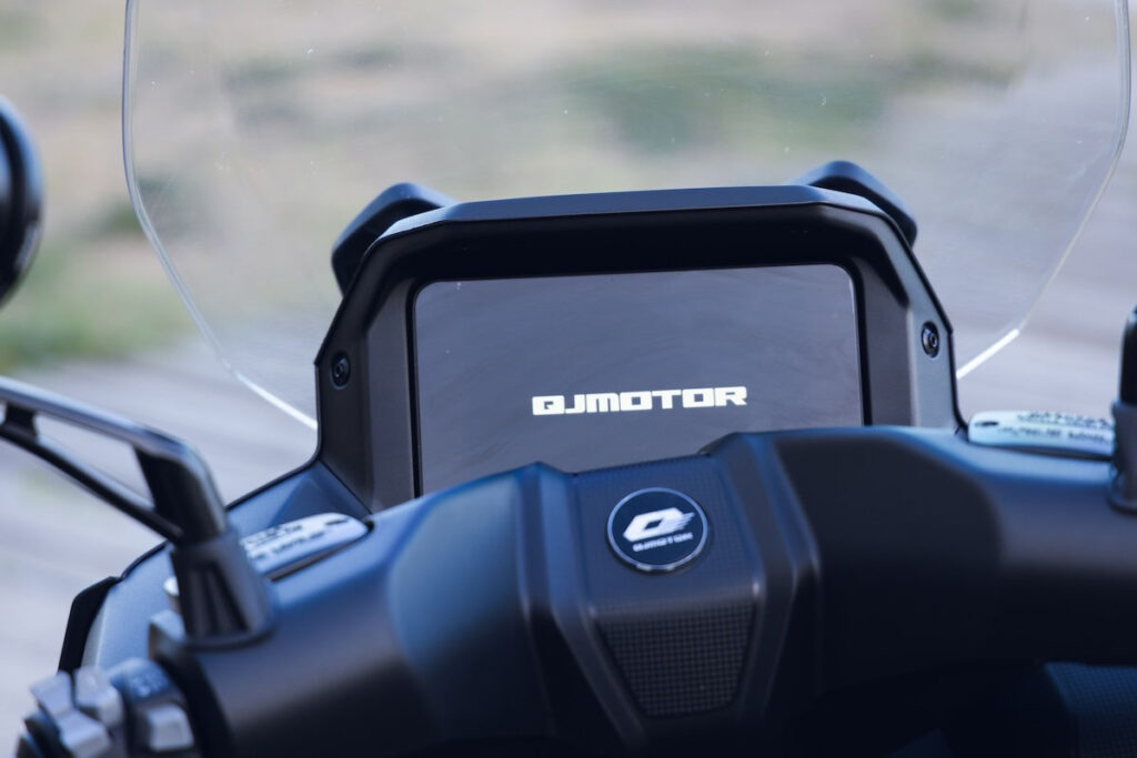 El nuevo QJ Motor Fort 4.0 inaugura el catálogo de scooters GT de la marca china 13 QJ Motor Fort 4.0