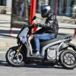 SEAT Mo 125 Performance, acción