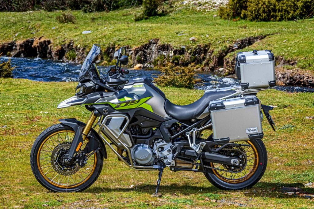 Nos subimos a la nueva moto trail Voge 2024 de fabricación china que tanta expectación ha creado 11 Voge 900DSX 2024