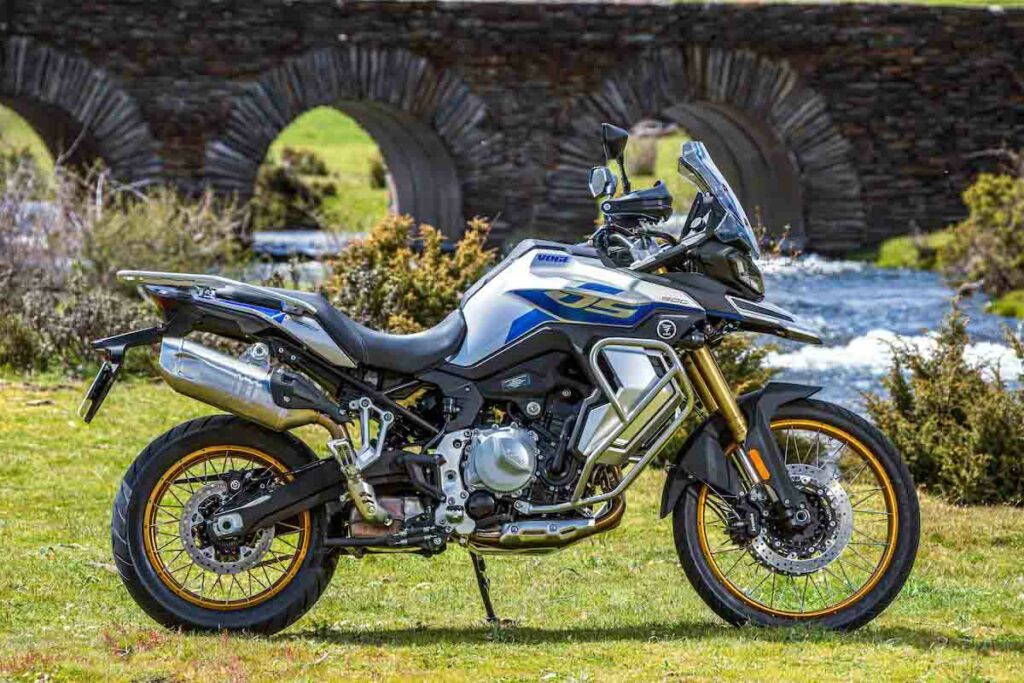 Nos subimos a la nueva moto trail Voge 2024 de fabricación china que tanta expectación ha creado 17 Voge 900DSX 2024