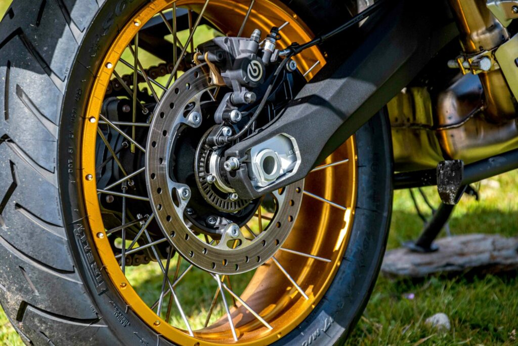 Nos subimos a la nueva moto trail Voge 2024 de fabricación china que tanta expectación ha creado 14 Voge 900DSX 2024