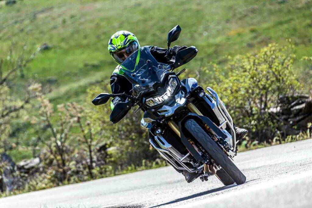 (Vídeo) Prueba de la moto trail Voge 900DSX 11 Voge 900DSX 2024