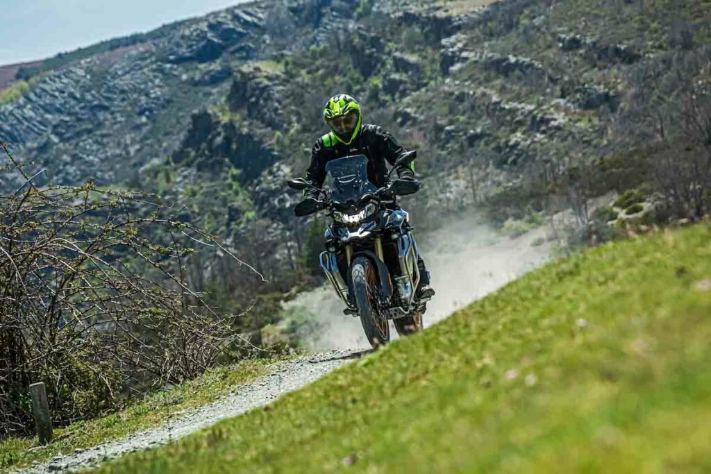 Nos subimos a la nueva moto trail Voge 2024 de fabricación china que tanta expectación ha creado 19 Voge 900DSX 2024