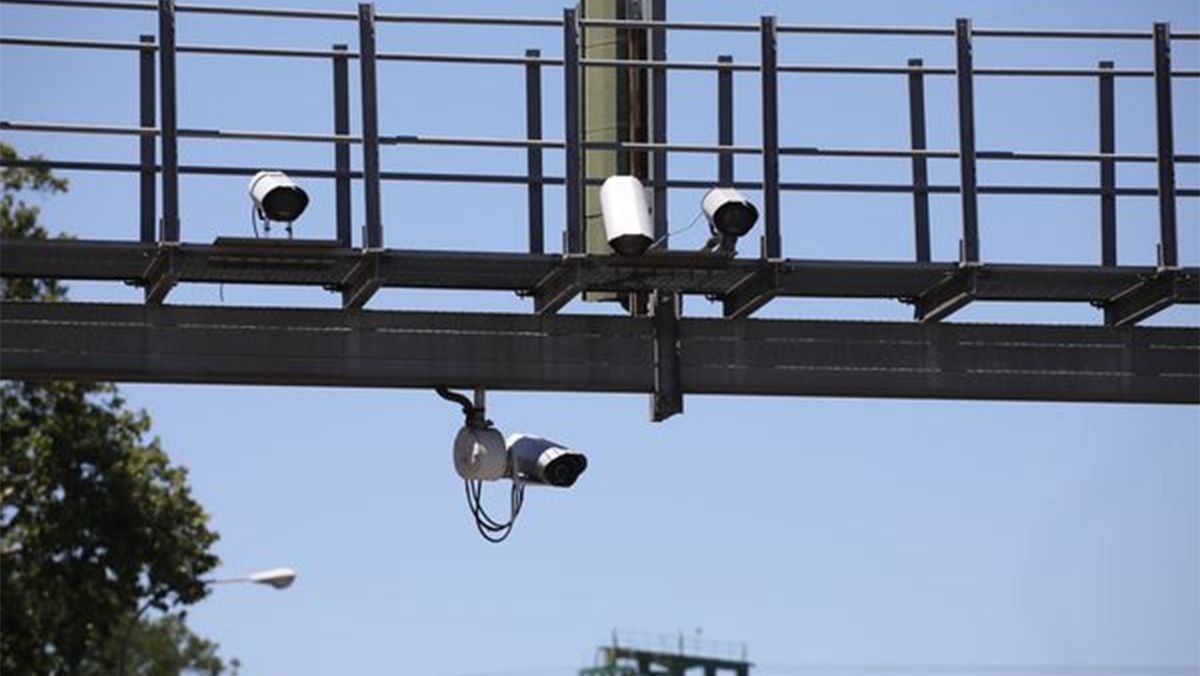 Ya están poniendo multas: las nuevas cámaras de Stop y de cambio de carril de la DGT 8 camaras vigilancia m 30