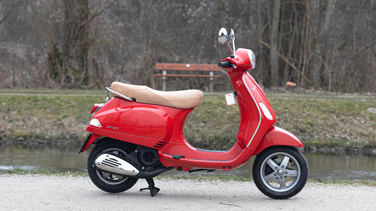 Vespa LX 125 Ferrari Edition