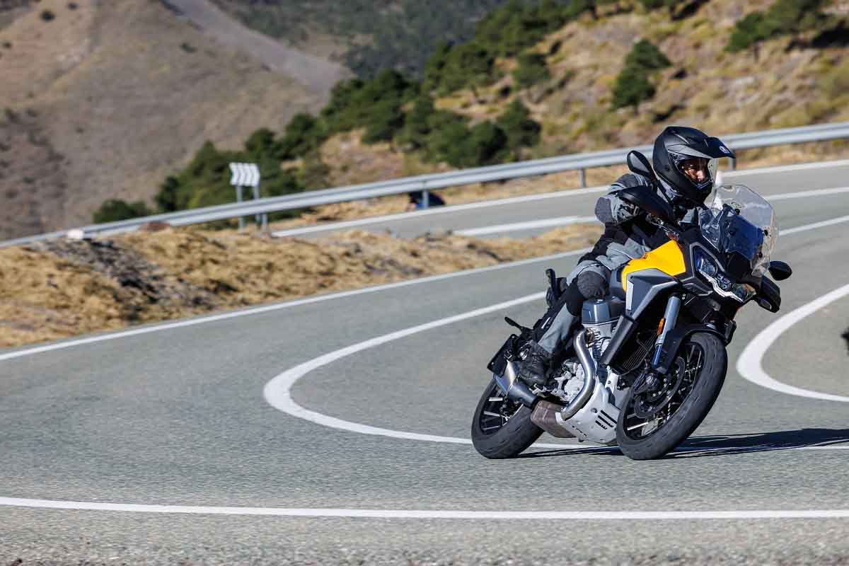 Fotos de la Moto Guzzi Stelvio 2024 1 Moto Guzzi Stelvio 2024