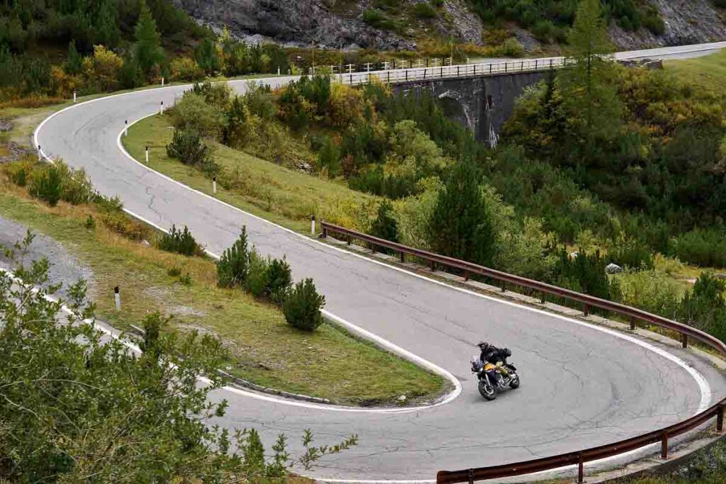 El placer de viajar sin límites con la Moto Guzzi Stelvio 12 Moto Guzzi Stelvio 2024
