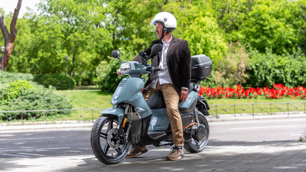 Madrid lidera las matriculaciones de motos eléctricas, pese al 'escalabro' del sector 12 PRESS 2024 05 16 ZEWAY Madrid 008