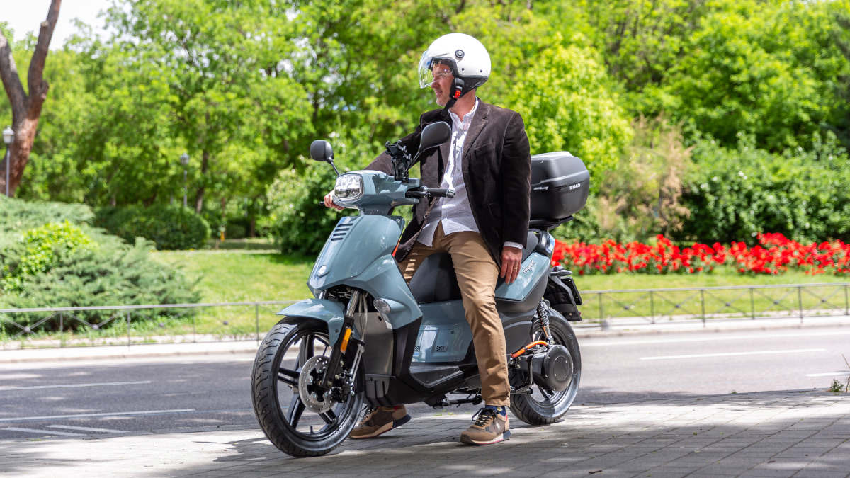 6 planes para disfrutar de tu moto en Madrid y librarte del calor