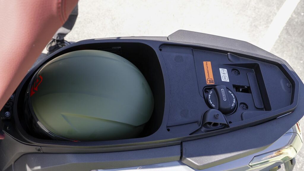 El Ariic Gemma es un scooter simpático, muy equipado y a buen precio 16 Prueba Ariic Gemma
