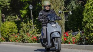 Fotos de los scooter rivales del Ariic Gemma