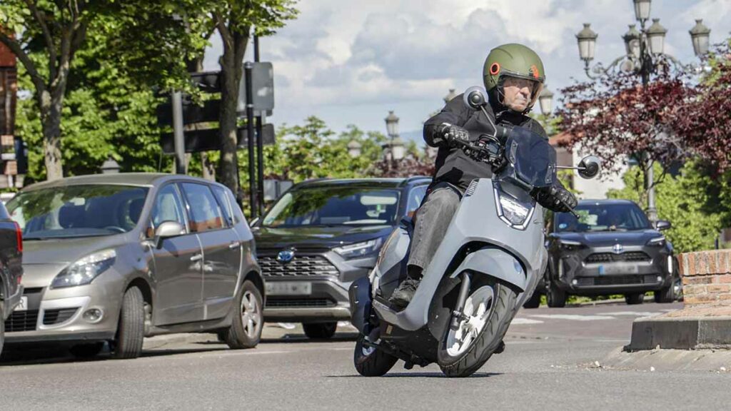 El Ariic Gemma es un scooter simpático, muy equipado y a buen precio 22 Prueba Ariic Gemma