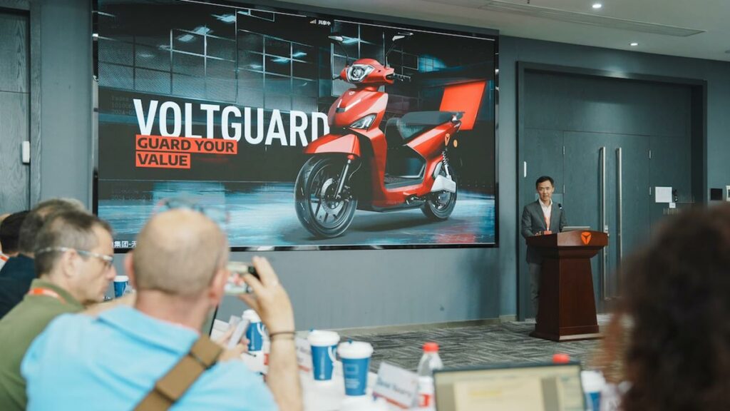 Viajamos a China para probar las dos Yadea que cambiarán el panorama de la moto eléctrica en Europa 24 Yadea 2