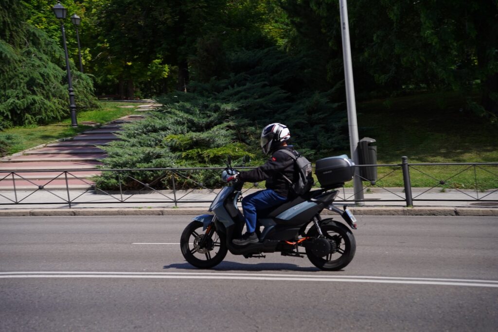 Llega Zeway a España con sus scooters eléctricos de batería intercambiable 4 Zeway, scooters eléctricos en alquiler