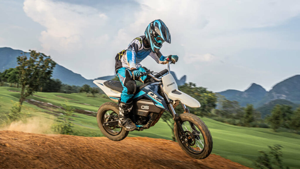 CFMOTO presenta sus motos MX para los más jóvenes: eléctricas, prestacionales y muy baratas 12 CFMOTO MX eléctricas para niños