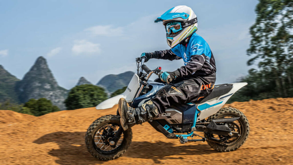 CFMOTO presenta sus motos MX para los más jóvenes: eléctricas, prestacionales y muy baratas 11 CFMOTO MX eléctricas para niños