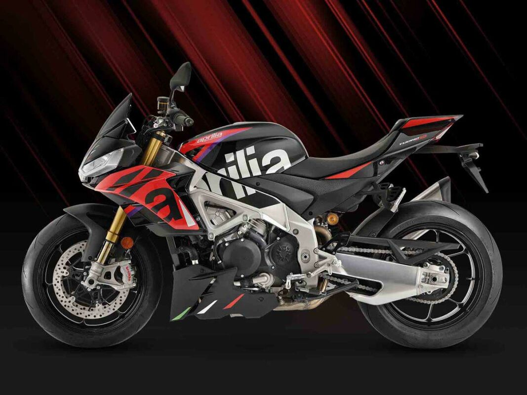 Fotos de la Aprilia Tuono V4 Factory 1 He probado la Aprilia Tuono V4 Factory en carreteras con curvas y lo he pasado como no hacía tiempo con ninguna moto