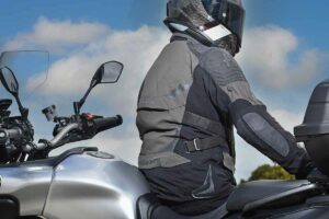 Fotos de chaquetas de verano ventiladas para moto