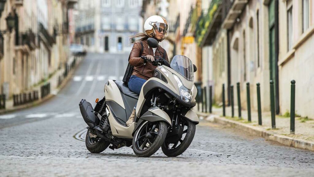 Fotos de la ITV para motos de 3 ruedas 1 ITV moto de tres ruedas