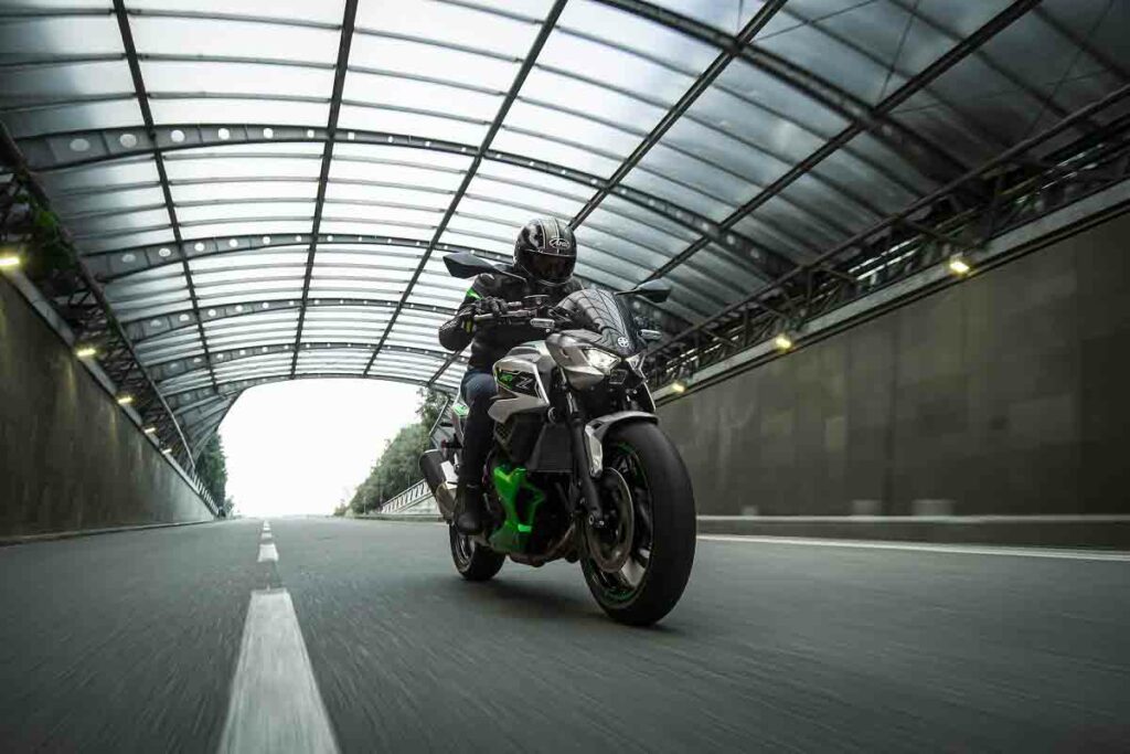 Kawasaki, pionera en su especie 11 Kawasaki HEV híbridas 2024