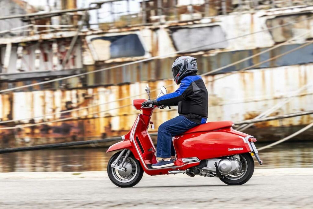 Reinar entre los scooter retro con carnet A2 es el objetivo del nuevo Lambretta G350 12 Lambretta G350