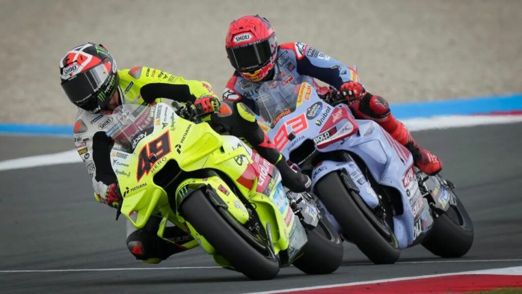 MotoGP Assen 2024: Pecco Bagnaia toca el cielo 14 Marc-y-DiGia-MotoGP-Assen
