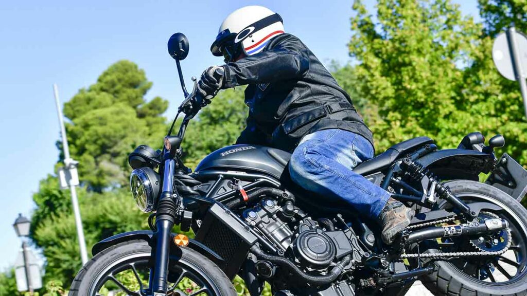 Probamos la Honda CL500, una moto de tipo scrambler retro, versátil y distintiva 18 Prueba Honda CL500 2024