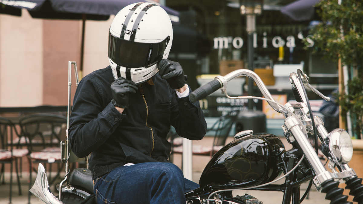 El casco más rebelde de Bell se actualiza: más seguro y más cómodo