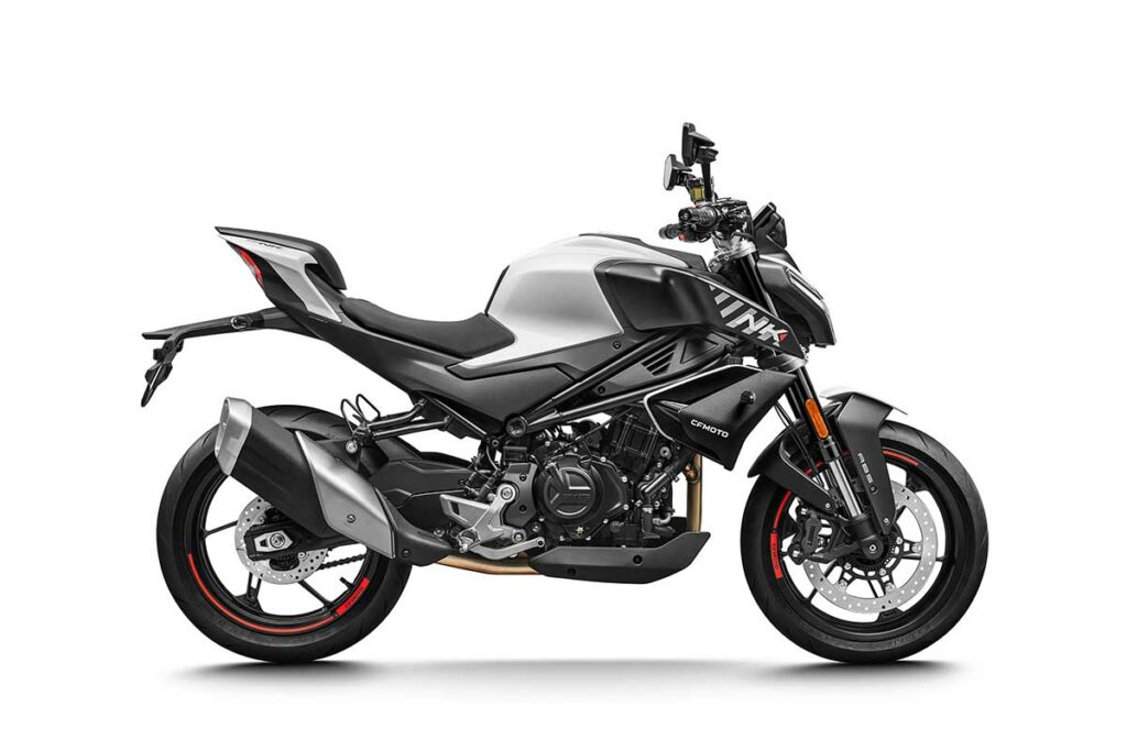 Estos son los precios y las rivales de la FB Mondial Piega 452 13 cfmoto 450NK 2024