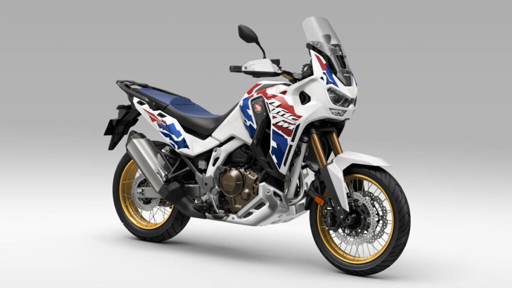 Este es el precio de la Moto Guzzi Stelvio y las motos trail que se presentan como principales rivales 20 Honda Africa Twin CRF 1100 L Adventure Sports