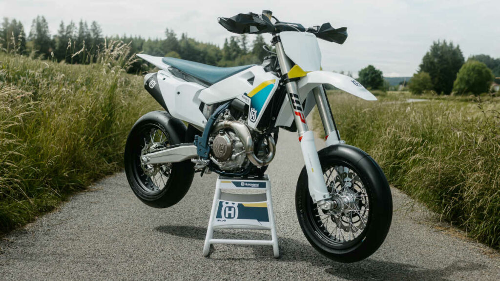 Fotos de la Husqvarna FS 450 2025 1 Husqvarna FS 450 2025