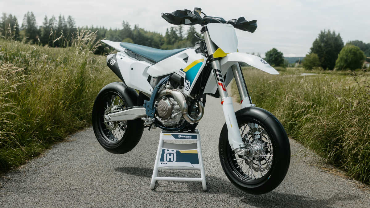 La supermotard de Husqvarna pasa al siguiente nivel con su última actualización