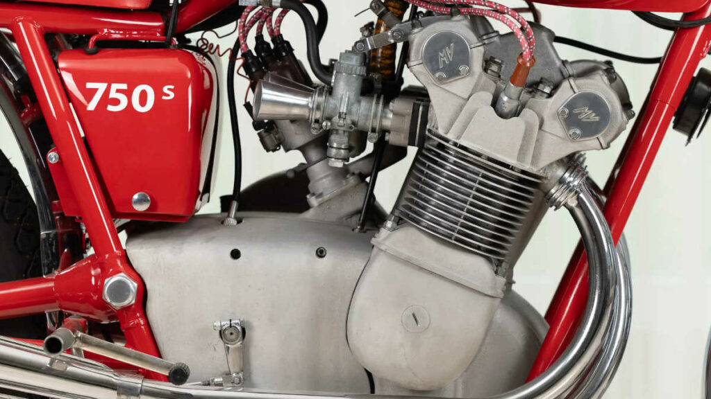 Fue una de las superbikes más innovadoras de los 70: una MV Agusta 750S entra en subasta 9 MV Agusta 750 S de 1972