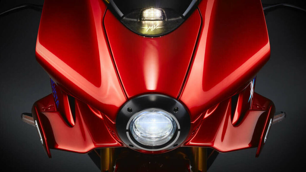 Es la moto más bonita del mundo y los expertos así lo reconocen 4 mv agusta superveloce 1000 serie oro 17