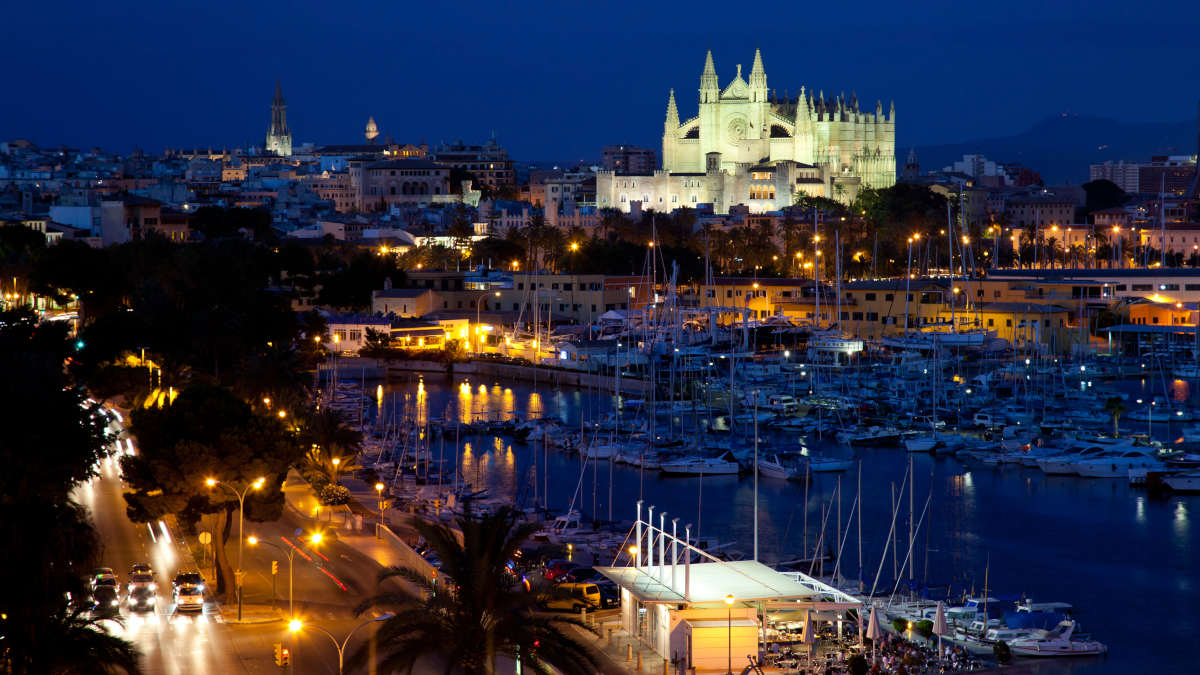 Palma de Mallorca acogerá la entrega los Premios FIM 2024 y reunirá a todos los Campeones del Mundo de motociclismo 1 Palma Premios FIM 2024