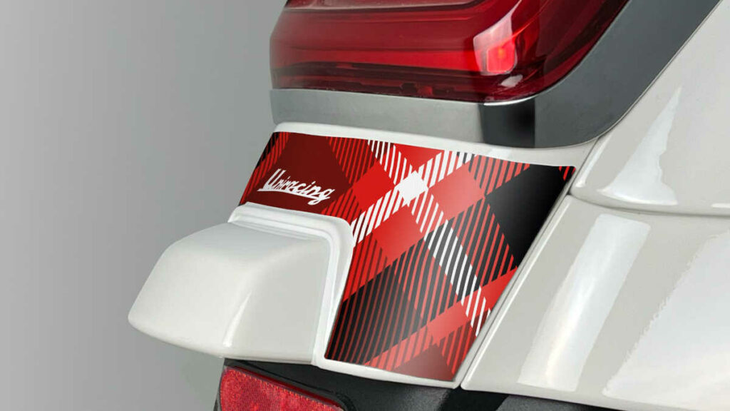 Uniracing viste y llena de glamour a la Vespa GTS 11 Uniracing Vespa GTS