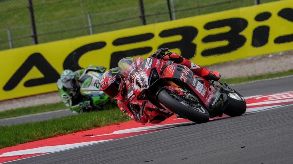 wsbk carrera 2 donington