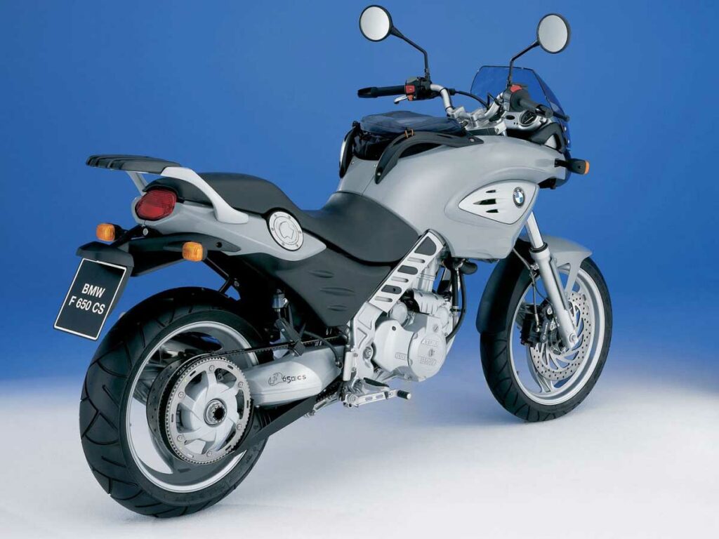 Una BMW Scarver lleva 10 años parada, le ponen la batería, le inflan las ruedas.... ¡y arranca! 11 BMW F 650 CS Scarver