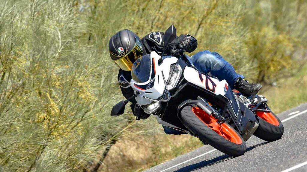 La RS 457 vuelve a colocar a Aprilia en el podio de las motos sport para el carnet A2 16 Prueba Aprilia RS 457 2024