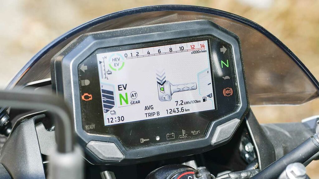 La Kawasaki Z7 Hybrid suma y potencia las ventajas de las motos eléctricas y de gasolina 19 Kawasaki Z7 Hybrid 2024
