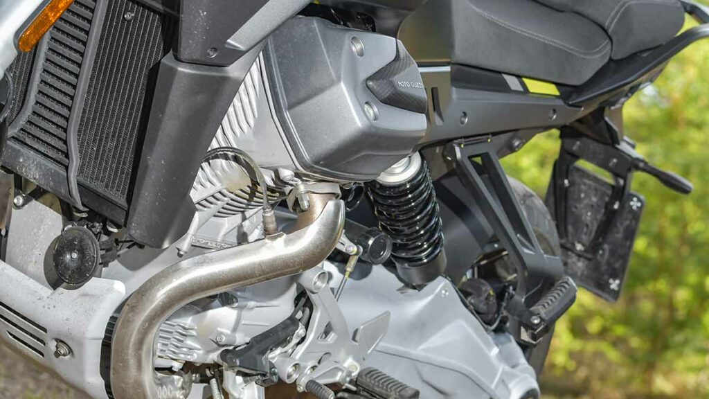 Renace la Moto Guzzi Stelvio como propuesta trail equilibrada en busca de la cumbre 14 Prueba Moto Guzzi Stelvio 2024